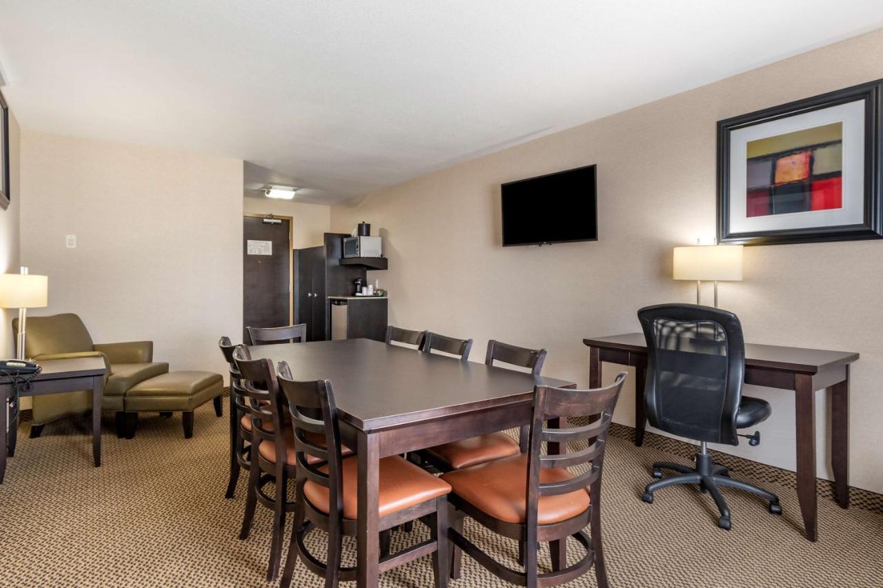Best Western Bonnyville Inn & Suites Exteriör bild