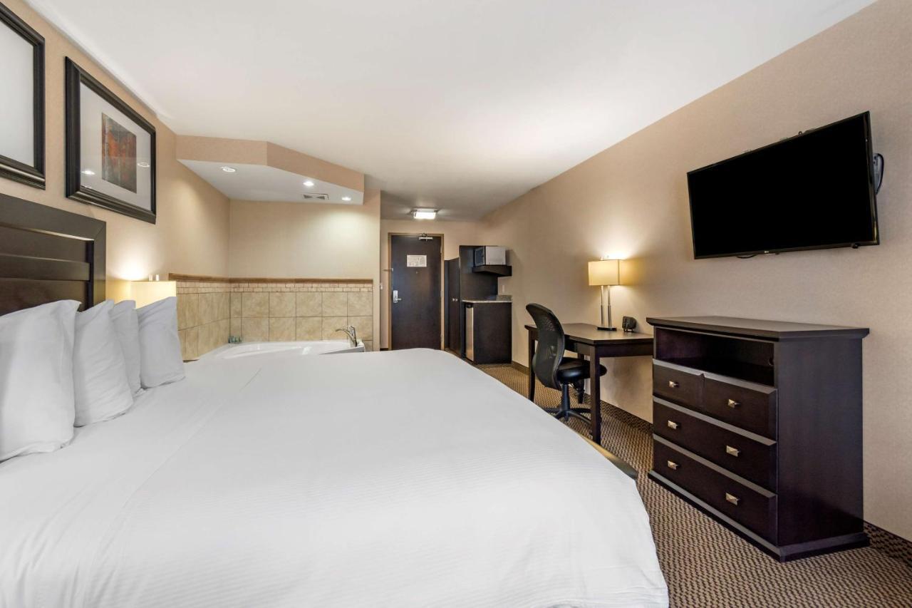 Best Western Bonnyville Inn & Suites Exteriör bild
