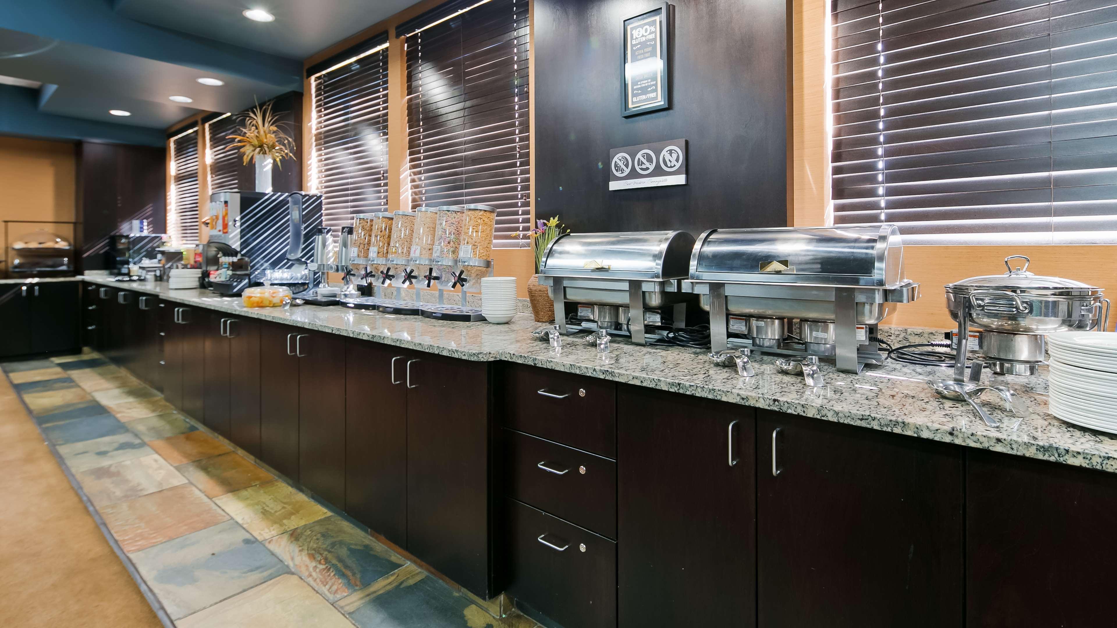 Best Western Bonnyville Inn & Suites Exteriör bild