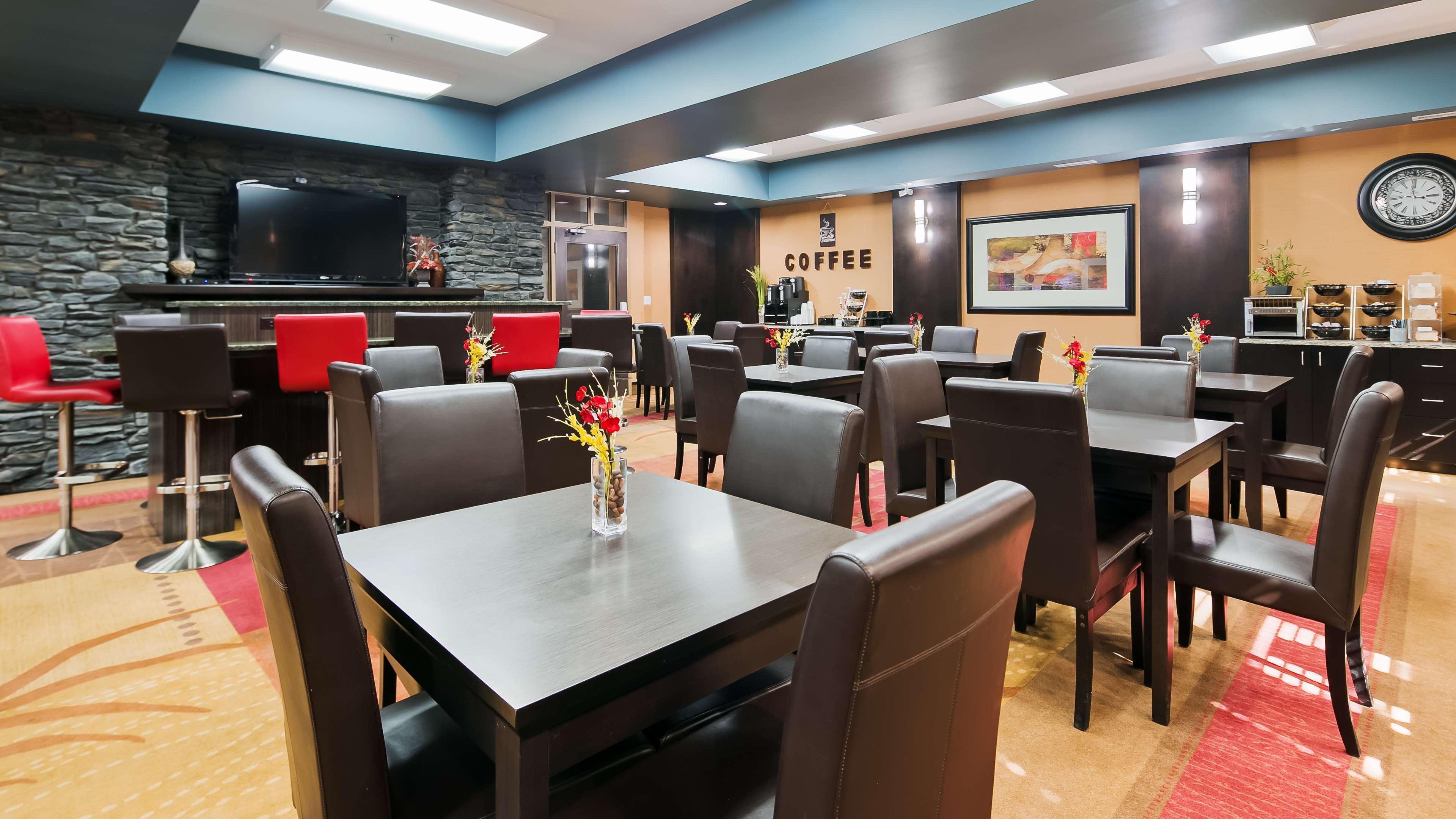 Best Western Bonnyville Inn & Suites Exteriör bild
