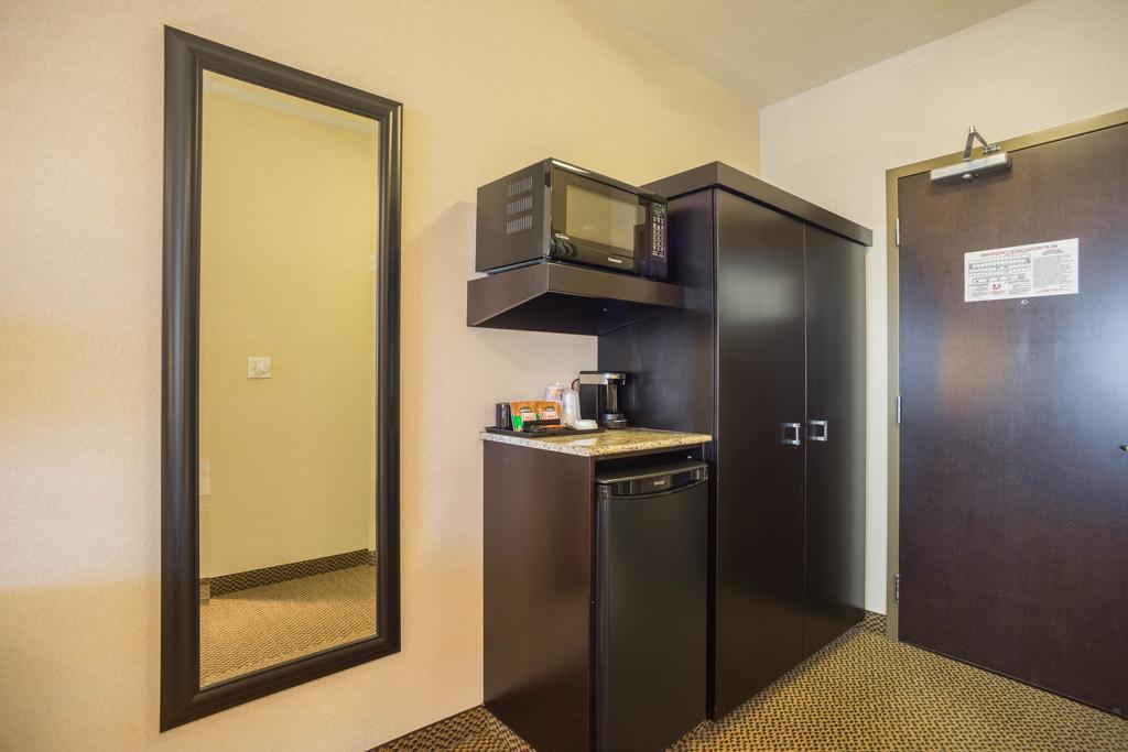 Best Western Bonnyville Inn & Suites Exteriör bild